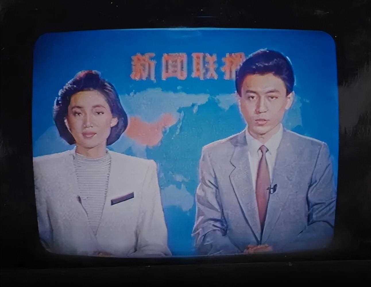 《新闻联播》主持人重聚,69岁杜宪气质恬淡,57岁张政官至正厅