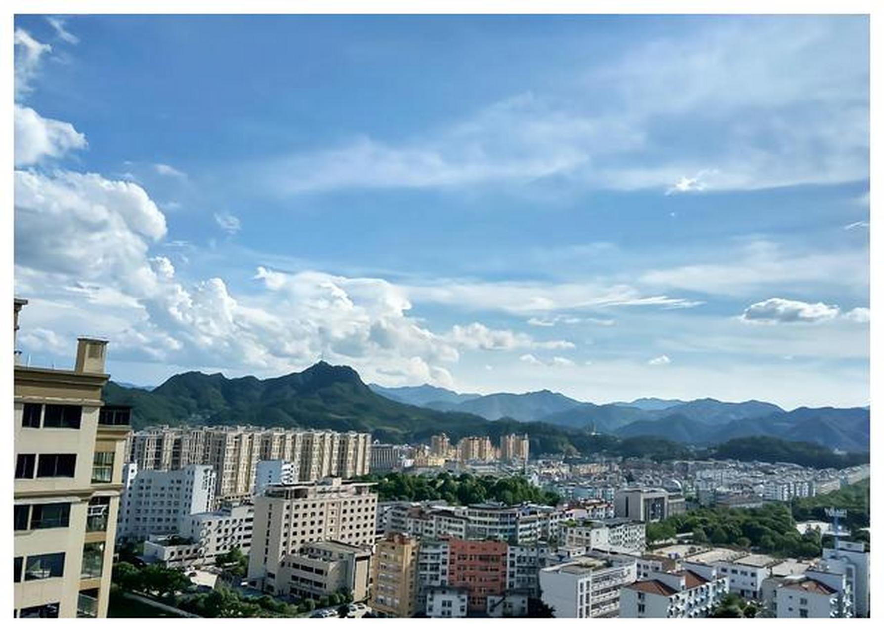 缙云县是浙江丽水市的一个小县城,拥有优美的自然风光和丰富的文化