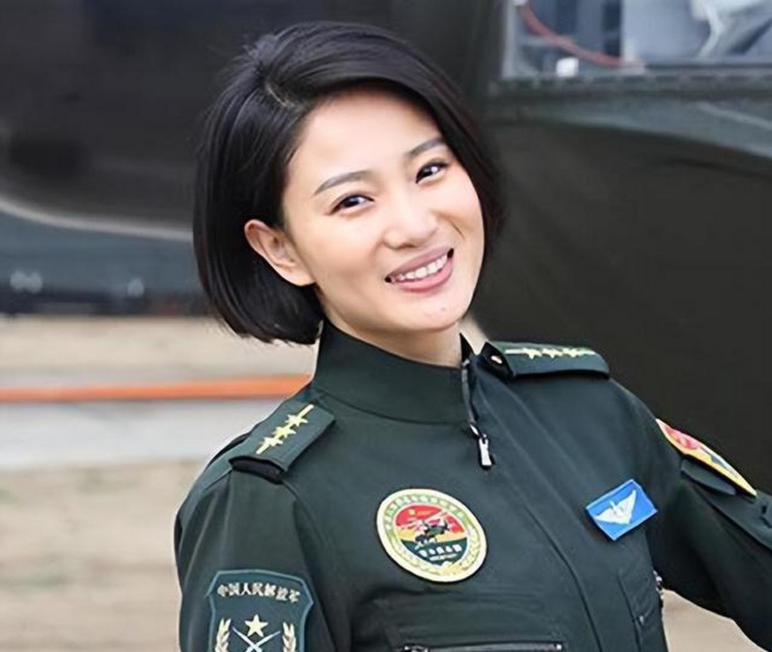 侯梦莎,一个从南京大学戏剧影视艺术系毕业的女演员,在军旅剧领域表现