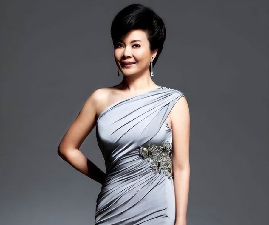 "中国第一位主持人"阚丽君:21岁一夜成名后遭排挤,64岁仍未婚