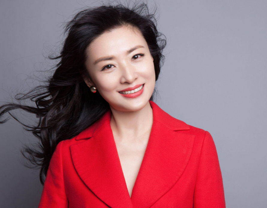 央视主持人:周涛和初恋姚科离婚后,转身嫁入豪门,是为了钱吗?