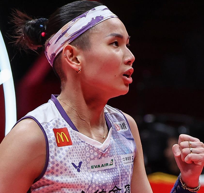 从0-1到2-1!戴资颖苦战逆转险胜马林,第4次加冕总决赛冠军