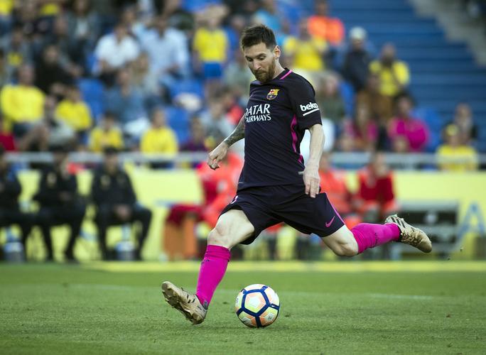 17岁新梅西:巴萨愿付3000万欧元引进,豪门争夺升温