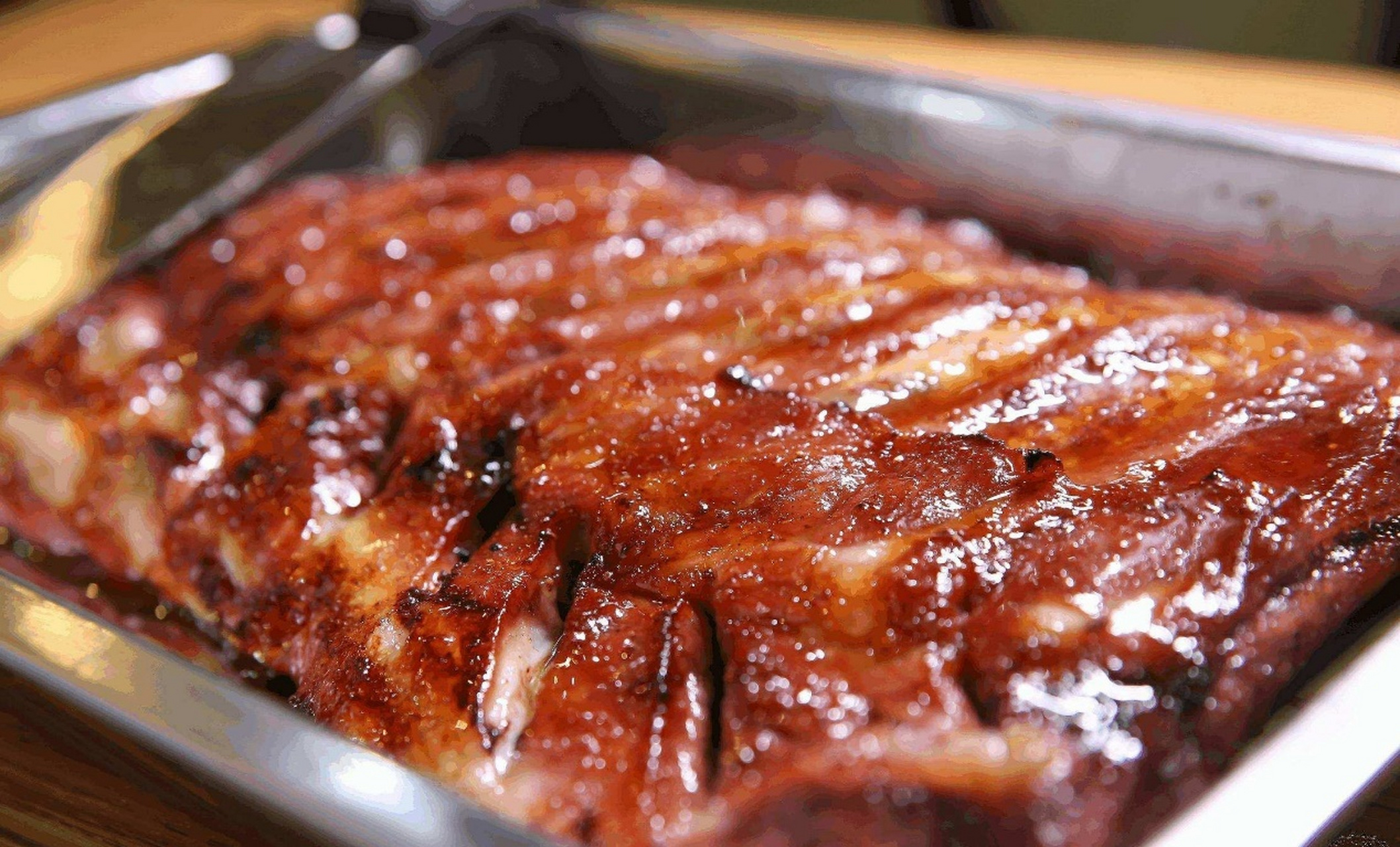 仙庙烧鸡是广东曾经非常受欢迎的餐饮品牌,因其高性价比和美味菜肴在