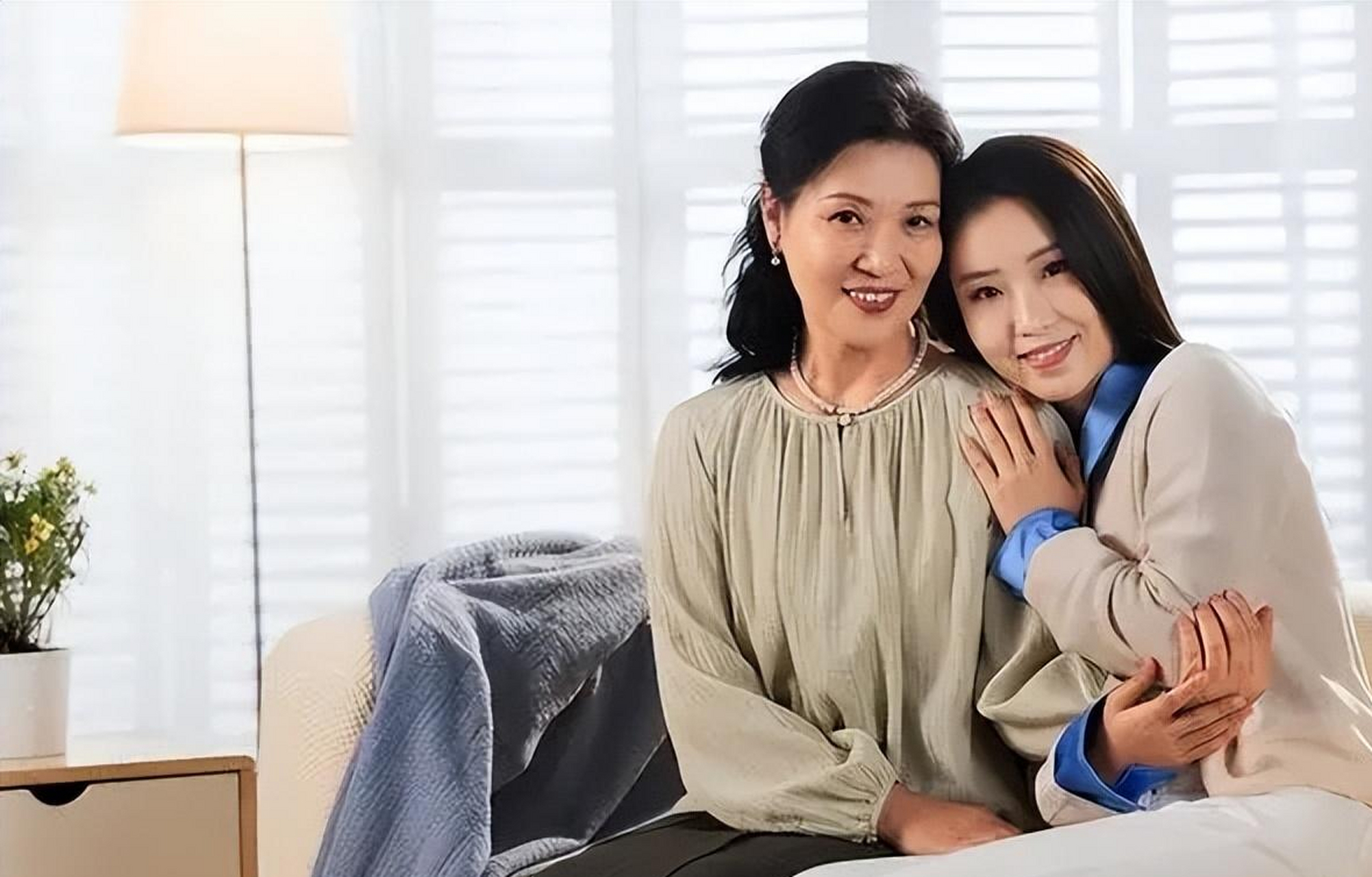 张美芳因家庭纷争向女儿要10万,导致家庭关系紧张,引发儿子不满和女儿