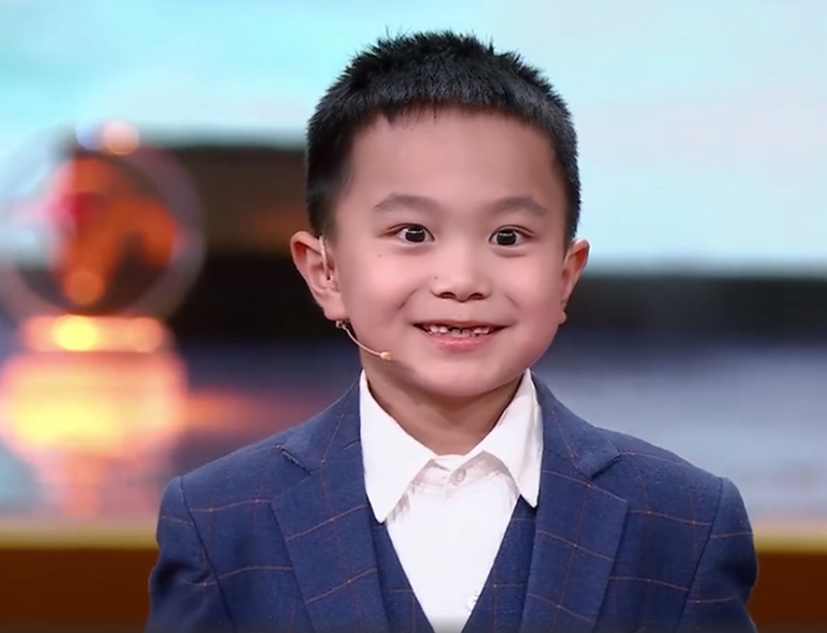 王恒屹是一个展现出超乎寻常记忆天赋的小神童.