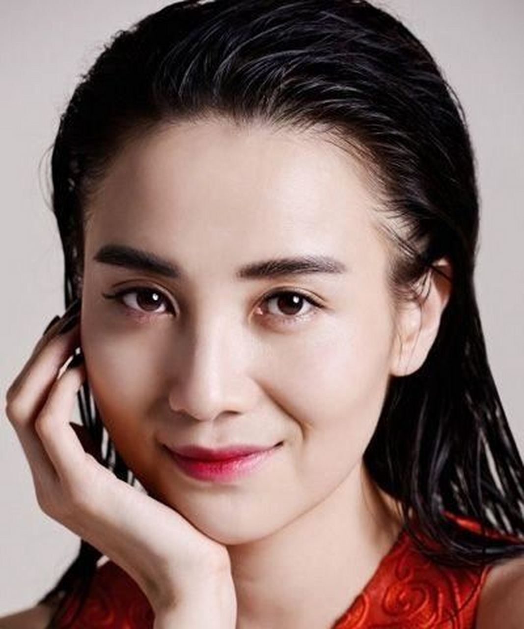 哈尔滨女明星们的风采和情感内核.