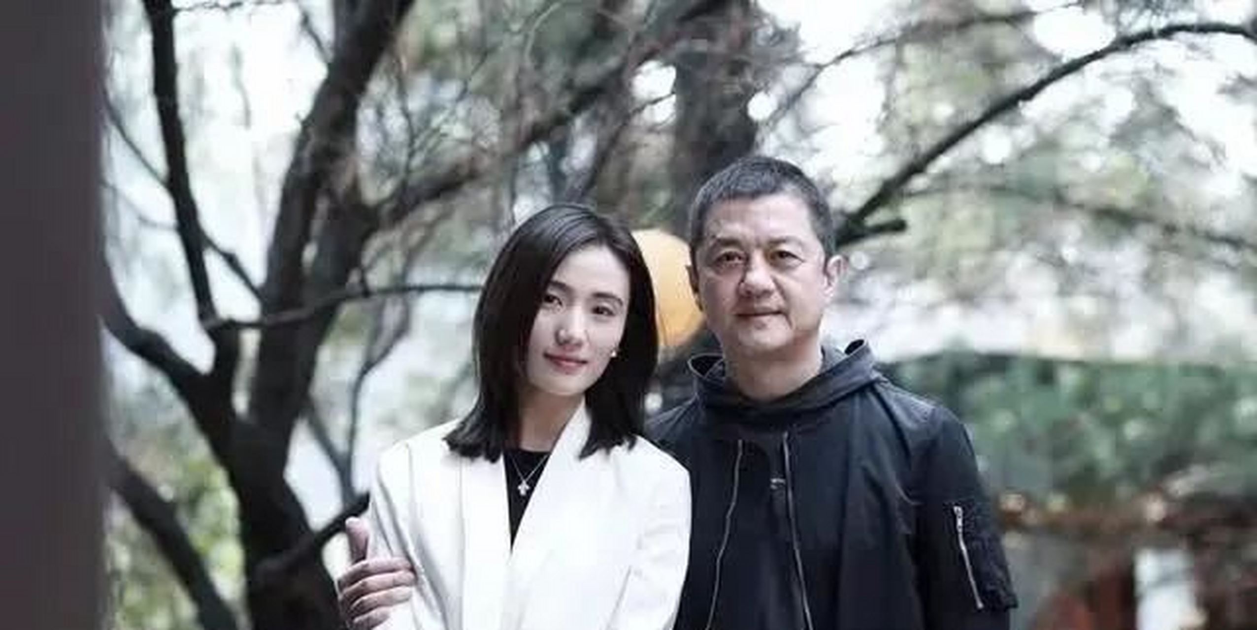 李亚鹏与前女友们保持友好关系,展现了他处理感情和前任关系的智慧.