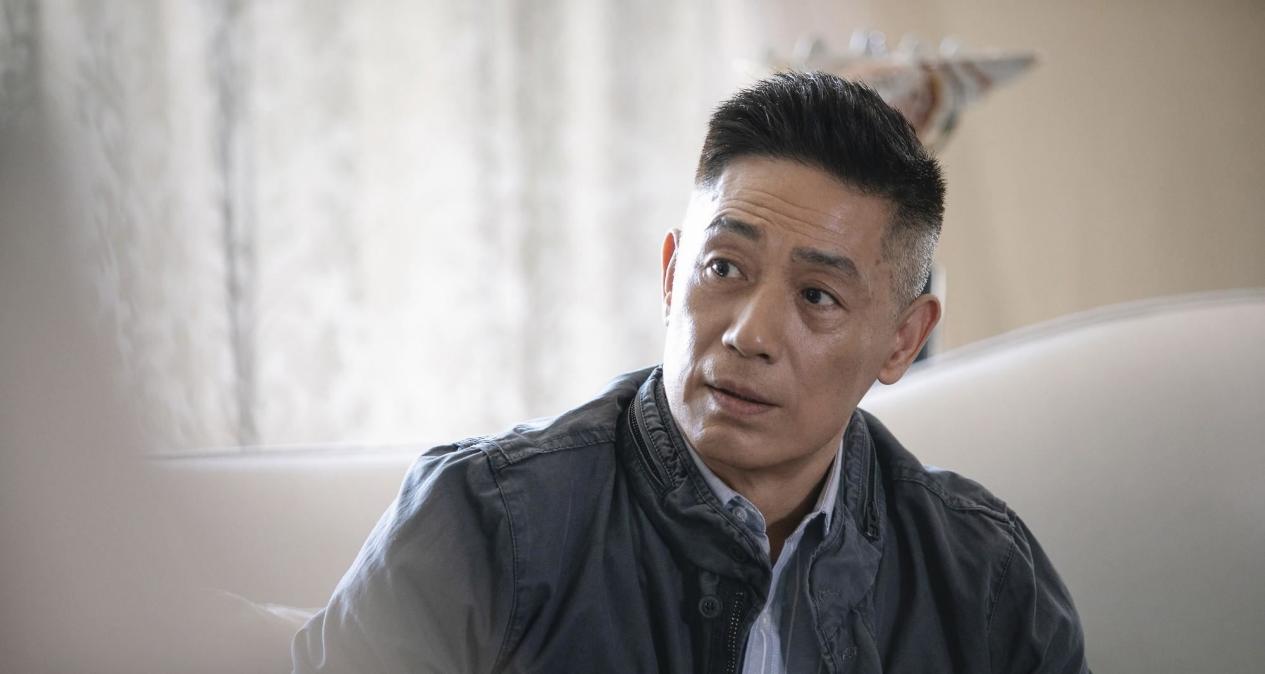 《暴风眼》老戏骨石凉:北外高材生,《档案》主持人,前妻是丛珊