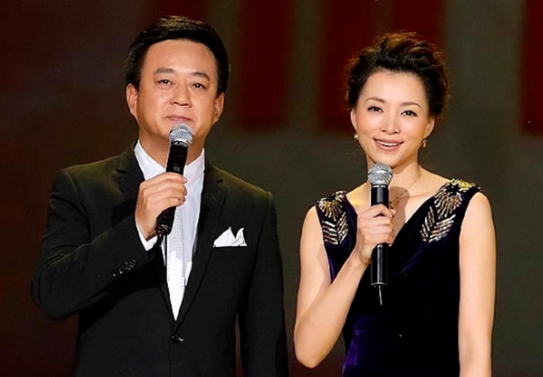 2024春晚主持阵容变动,董卿朱军携新人登场,一姐位置疑云浮现[原文