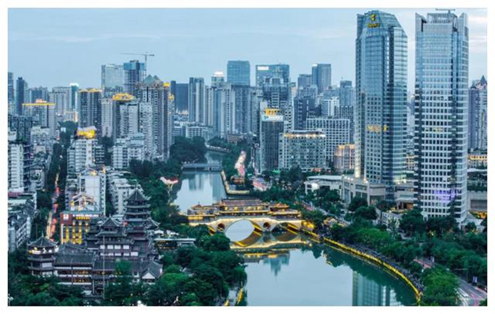 普定县是贵州安顺市的一个小县城,拥有丰富的煤炭资源,为当地工业发展