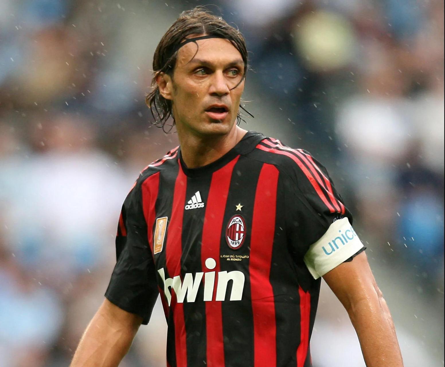 马尔蒂尼在ac米兰的25年里赢得了25座重要奖杯,对球队忠诚无比