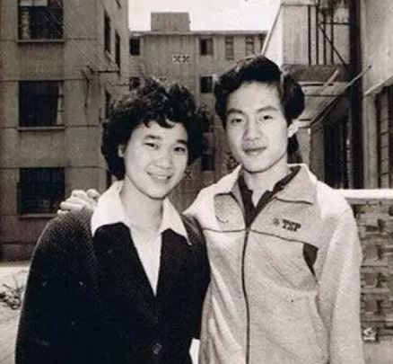 "乒乓女皇"曹燕华:早年与施之皓离婚,迟来的爱情让她更美丽