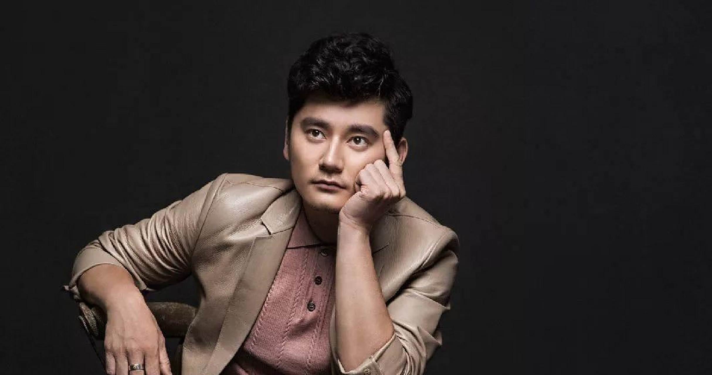 钱枫是一位湖南卫视主持人,他的名字在娱乐圈中颇具争议.