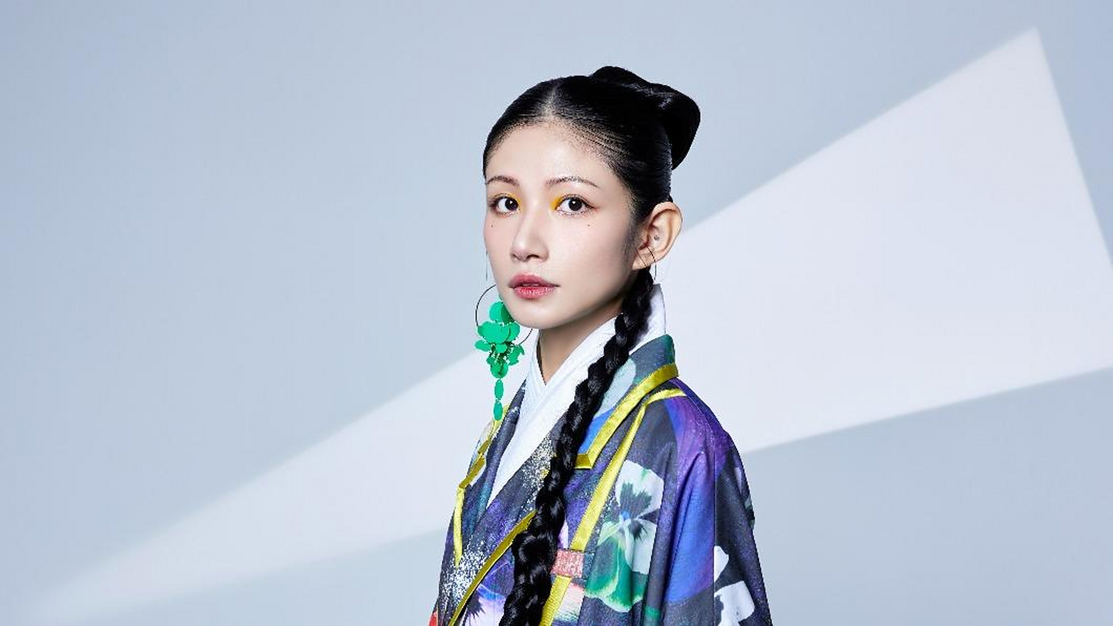 李千娜推出全新概念专辑《关99与你》,收录11首国,台语交错的曲目