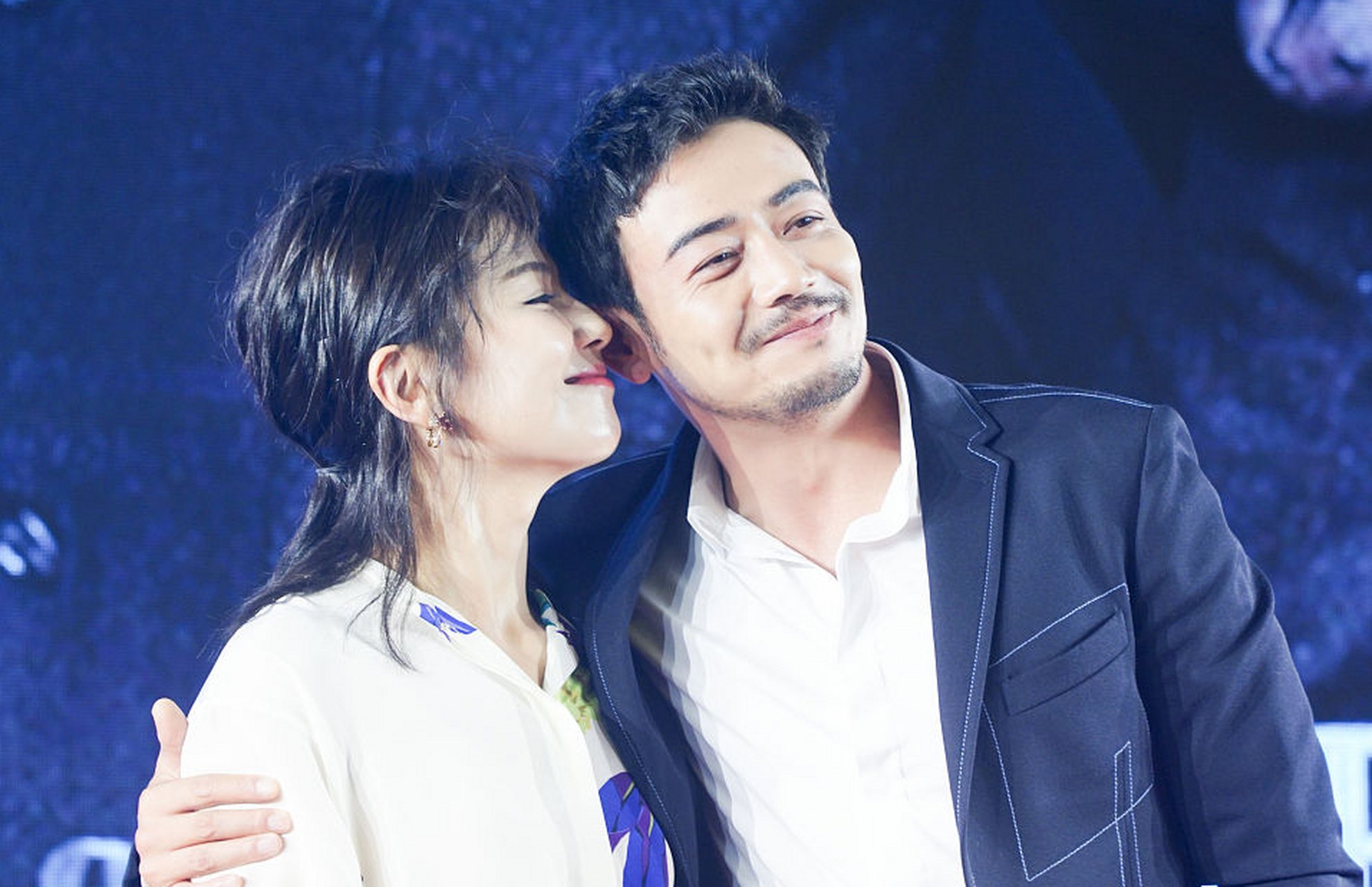 刘涛和杨烁的绯闻传得满城风雨,频繁被拍到亲密互动.