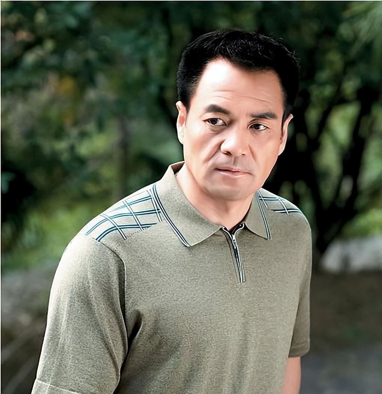 尤勇和刘晓春都是演员,他们的生活轨迹充满了曲折与坚韧.