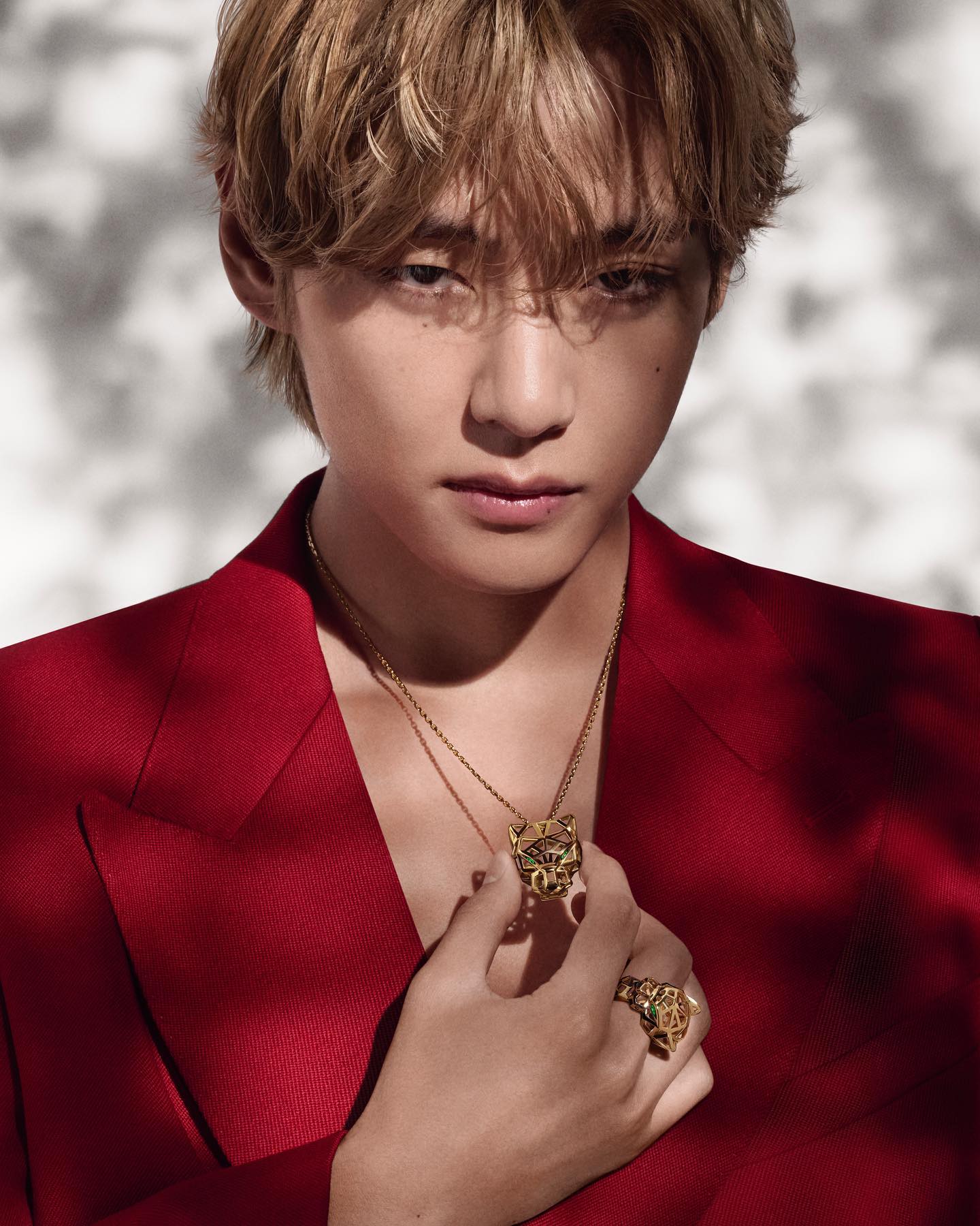 iu录制闵玧其《suchwita》,和金泰亨拍新歌mv,黑粉历代级疯魔!