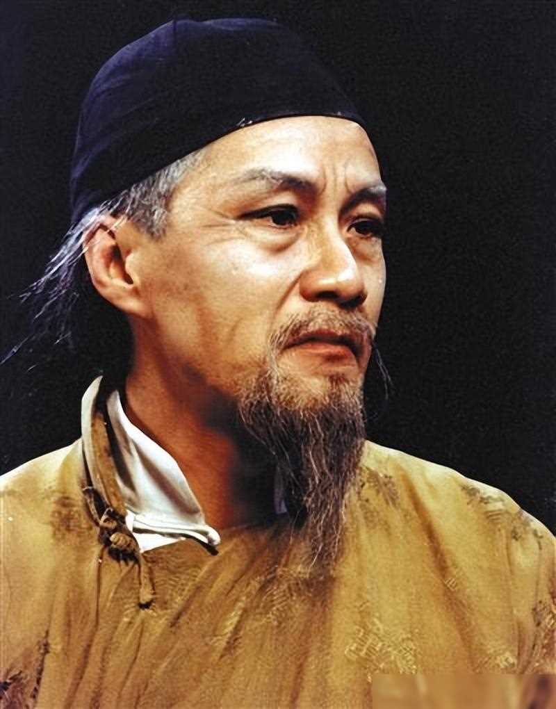 北京人艺演员对比,冯远征年过六旬无子女,梁冠华真不愧是台柱子