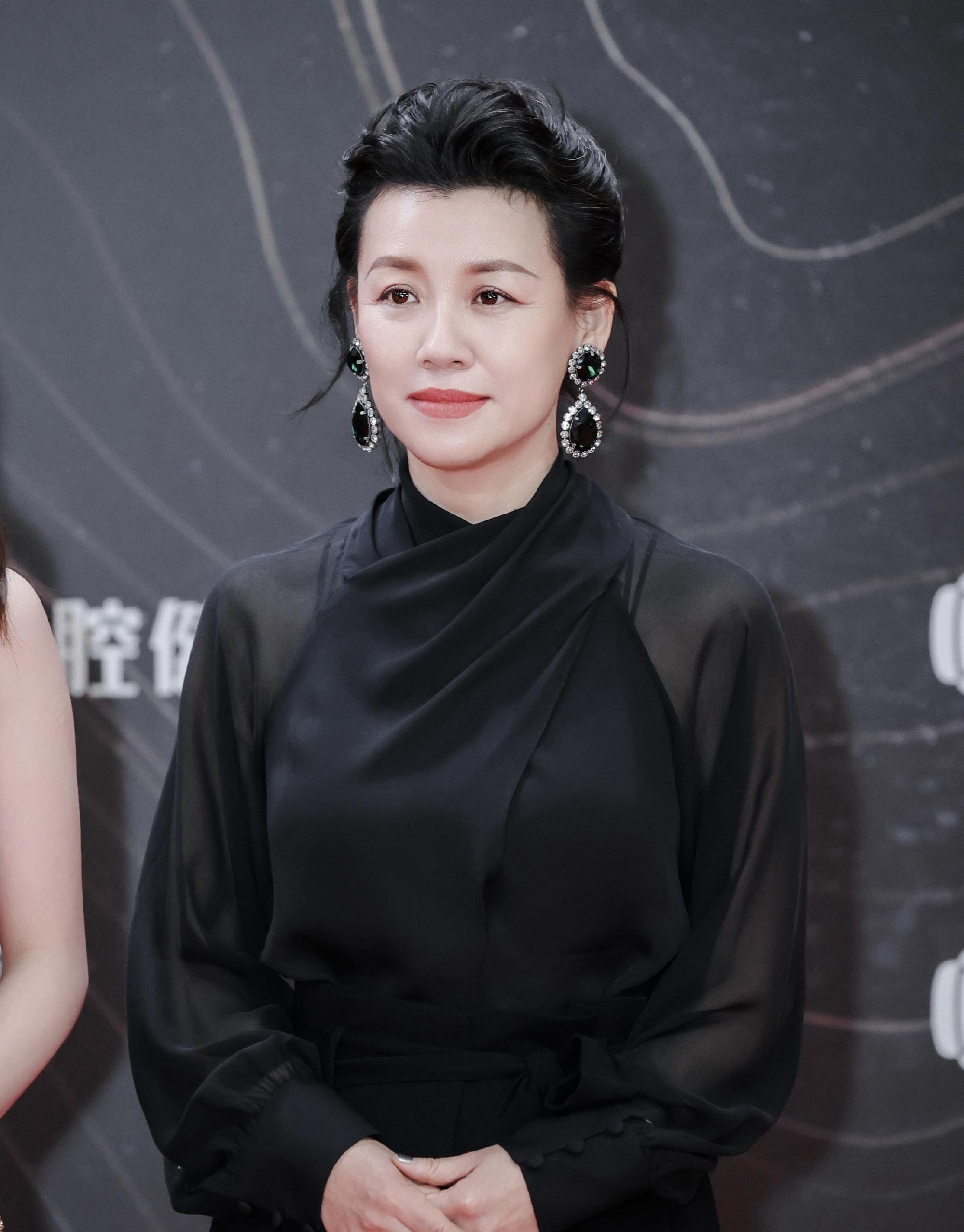 刘琳嘴巴大算得上大美人吗?看她和闺蜜梅婷的照片,答案一目了然