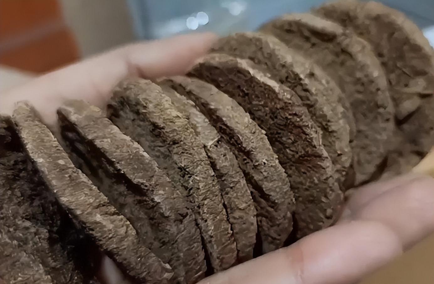 "印度牛粪饼"一盒卖数百卢比,还十分畅销,它到底有什么用处?