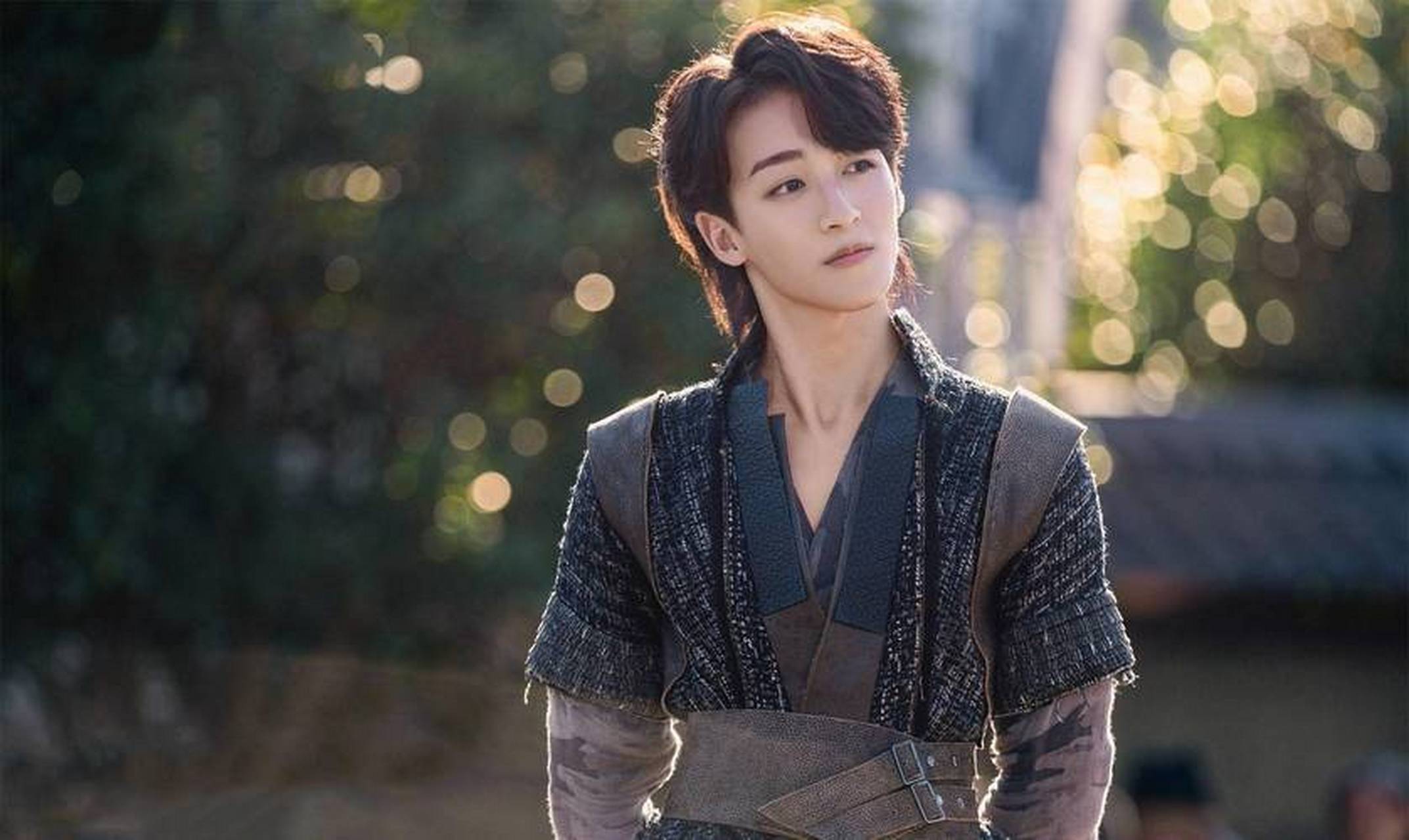 《斗破苍穹之少年归来》近期热播,萧炎成功收服异火陨落心炎引发关注.