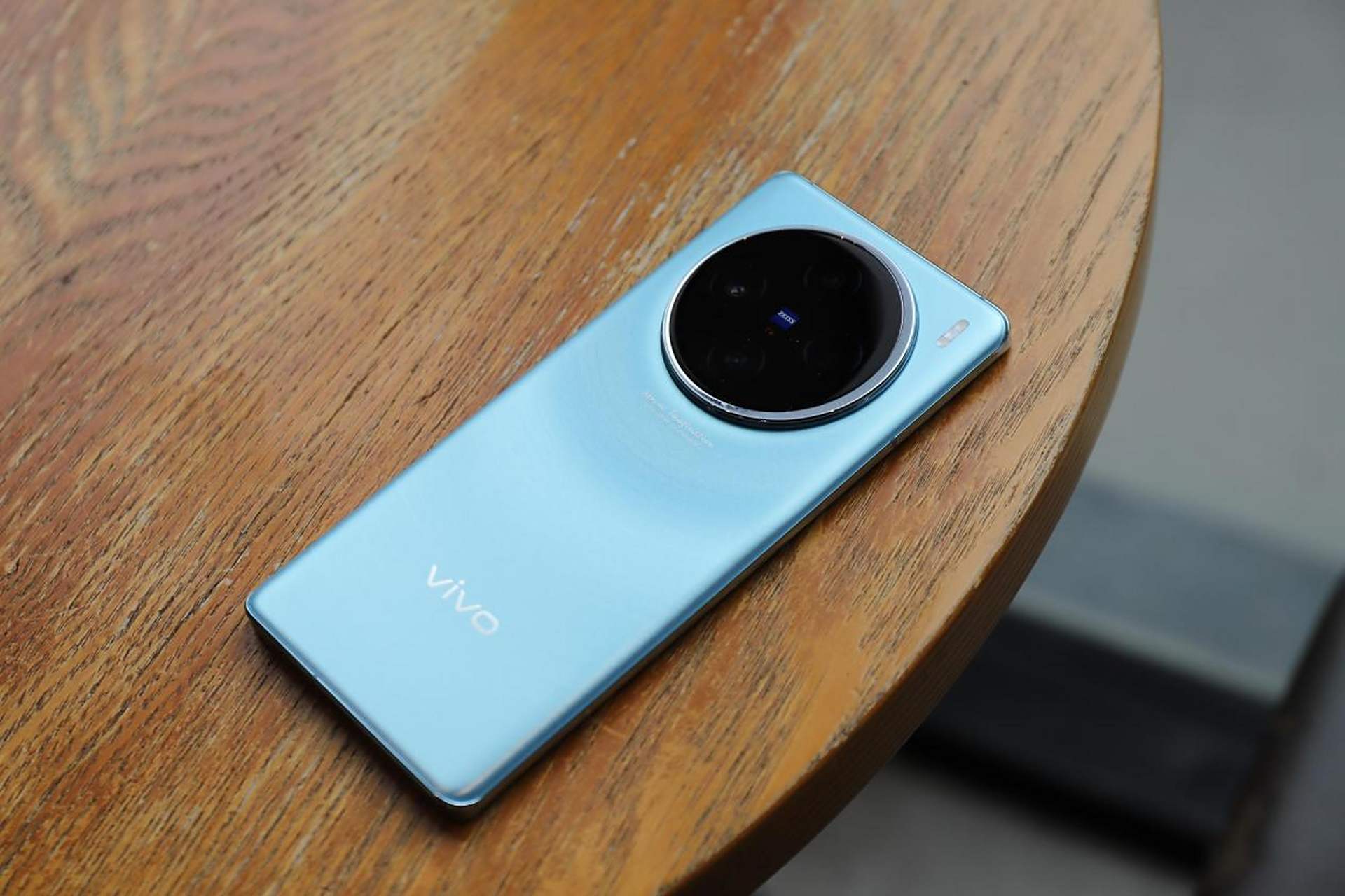 摘要:vivox100和vivox100pro是最新一代的高端旗舰,具有高配置和低