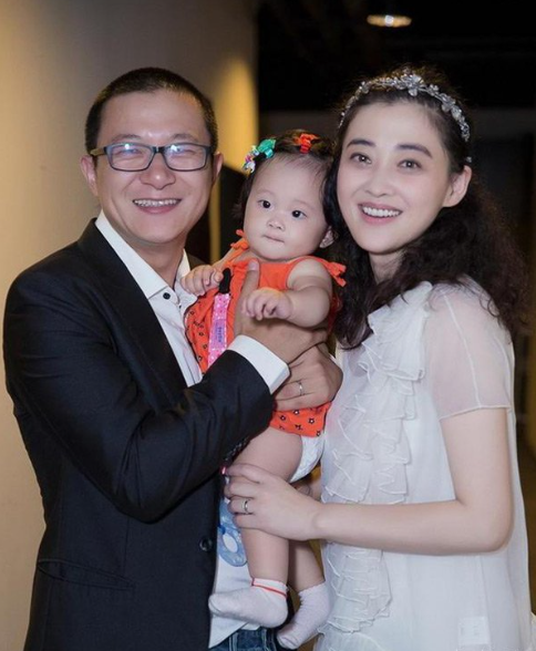 梅婷:从盯着秦昊到心动于拍摄她的摄影师,婚姻中的逆龄生长