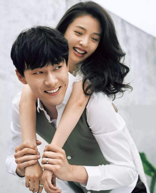 吴倩张雨剑离婚后,首度同框游迪士尼,共同照顾女儿成为新榜样