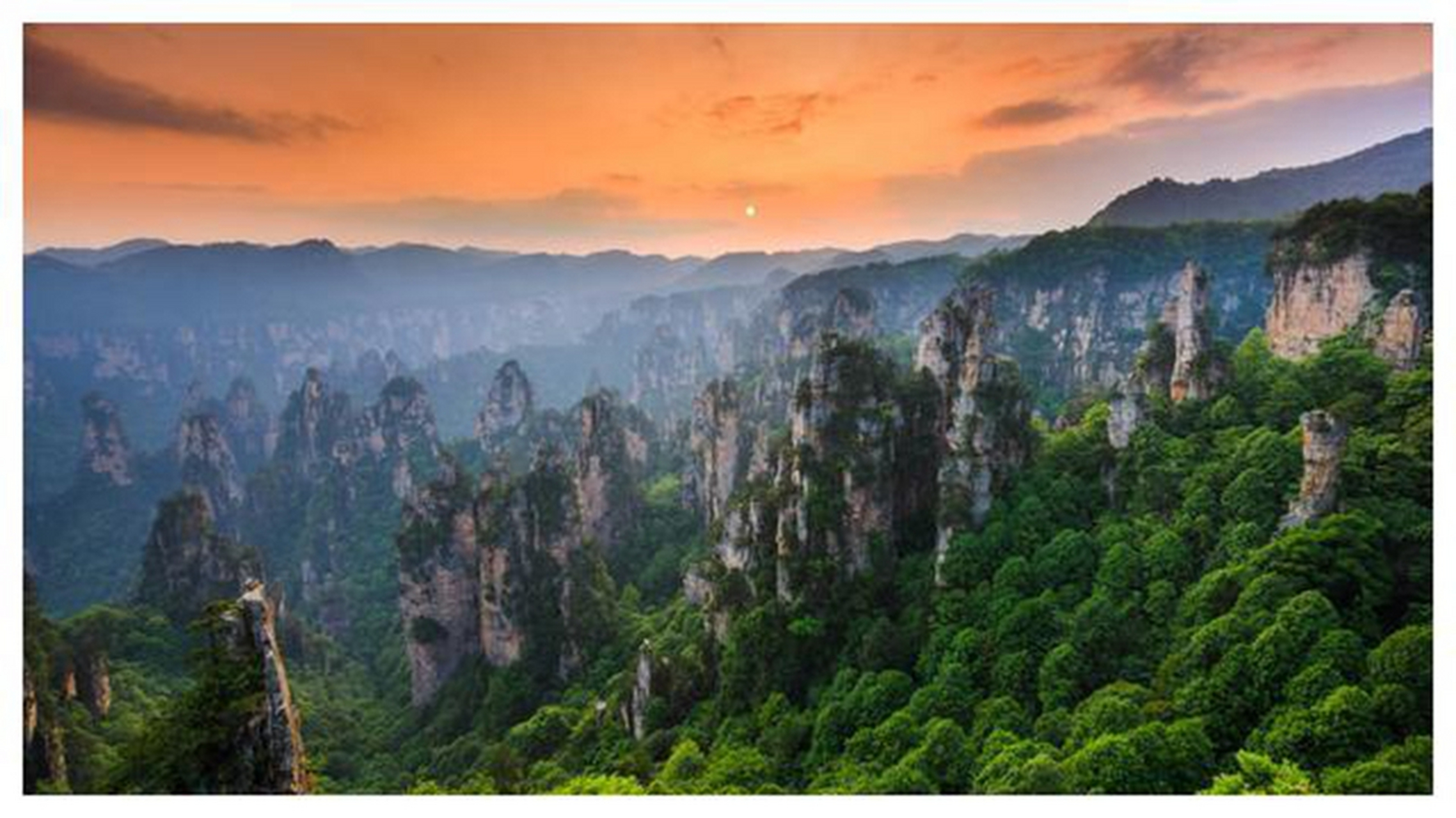 摘要:张家界是湖南省的旅游胜地,以其险峰奇峰,静美山水,丰富的文化