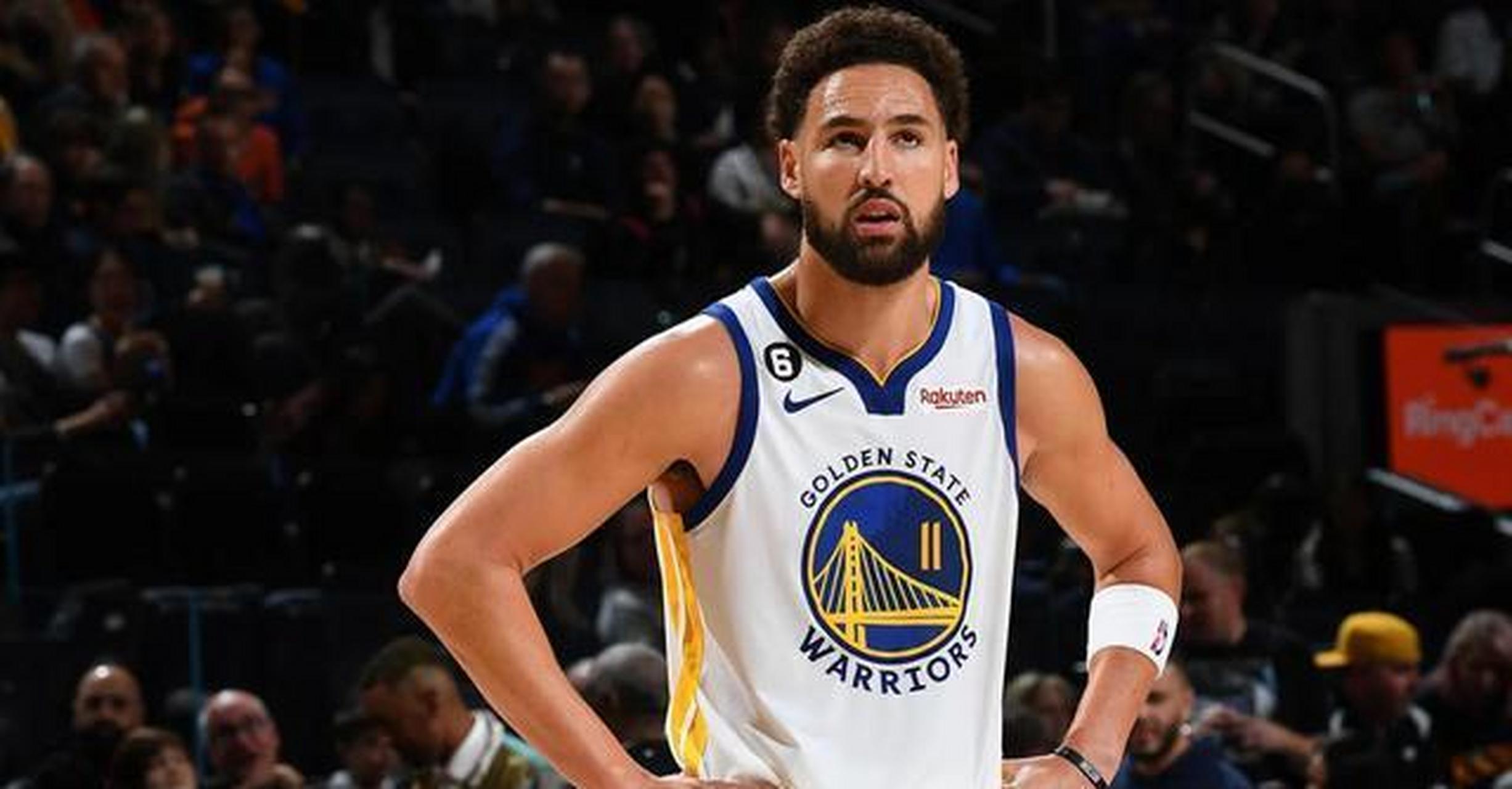 克莱·汤普森表现糟糕,德雷蒙德·格林难以控制,球队需要处理功勋球员