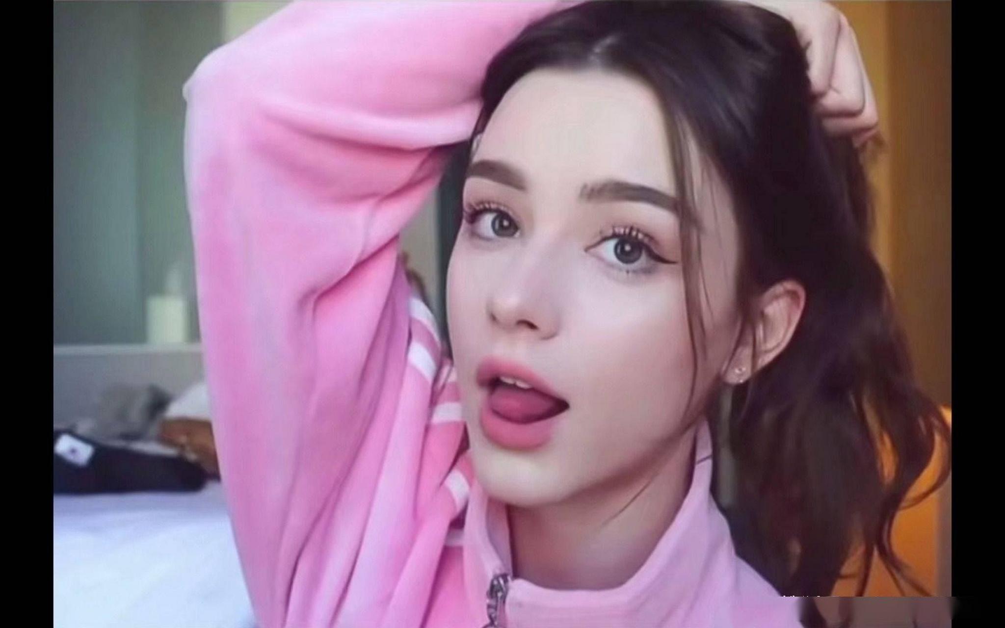 达莎·塔兰,乌克兰多才多艺明星,以迷人外貌,精湛演技和音乐风格赢得