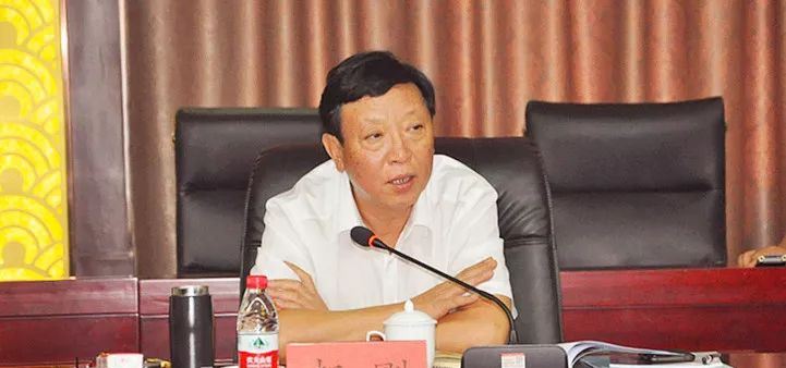网传中铁三局董事长郝刚和年轻女子牵手,搂腰?中铁三局回应了