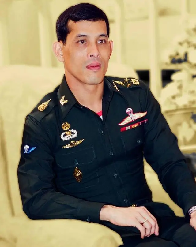 泰王原配:瘫痪多年口歪眼斜,离婚后仍可住王宫,如今被曝已去世