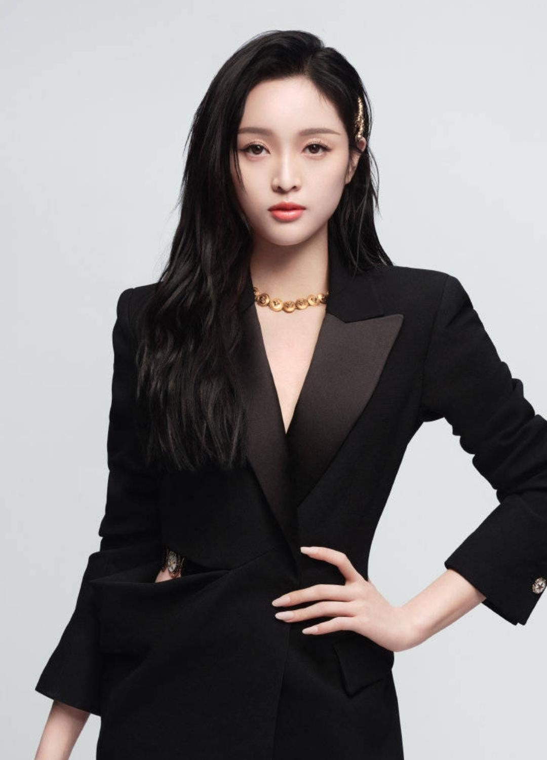 杨幂当初义无反顾解约的品牌,吴宣仪是如何心安理得接下代言的?