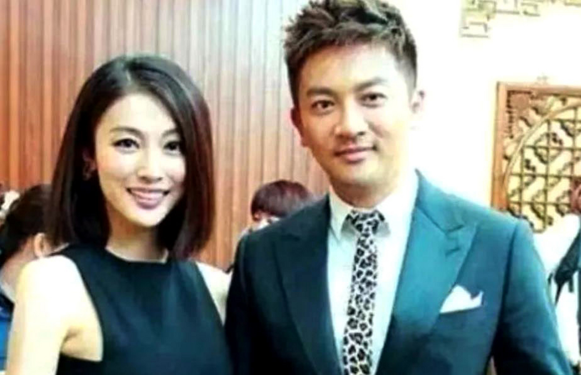 苏有朋被爆料隐婚15年,称其与经纪人amy结婚,引发全网震惊.