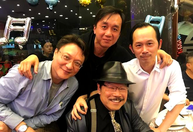 62岁的369王虾吴家辉,戏里是牛局长的跟班,现实妻子从来不出镜