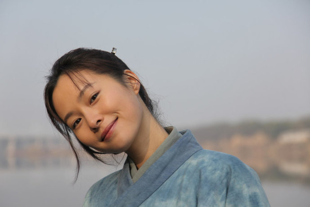 明明想红,却非要装"人淡如菊",这3位心口不一的女星活该被嘲