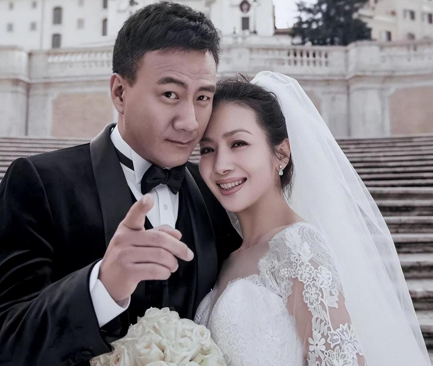 卢芳对胡军事业的信任和支持成为他成功的力量.