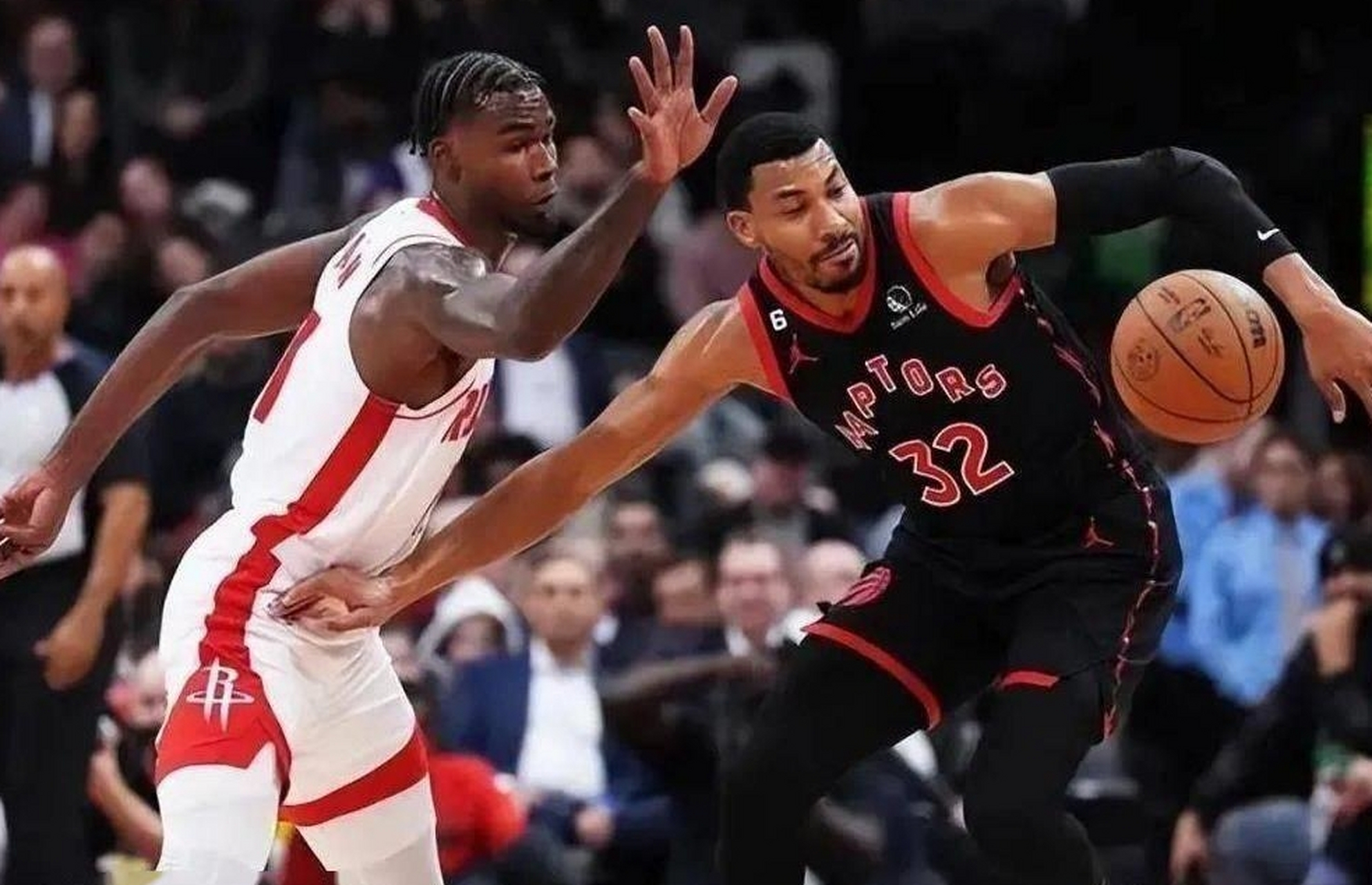 奥托-波特在多伦多猛龙队表现不佳,伤病问题影响其出勤率和交易价值