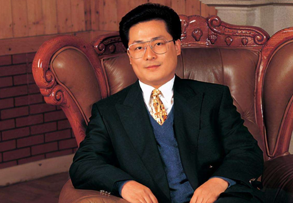 刘汉光临天上人间,却冤家路窄撞到袁宝璟,幕后老板覃辉出手协调