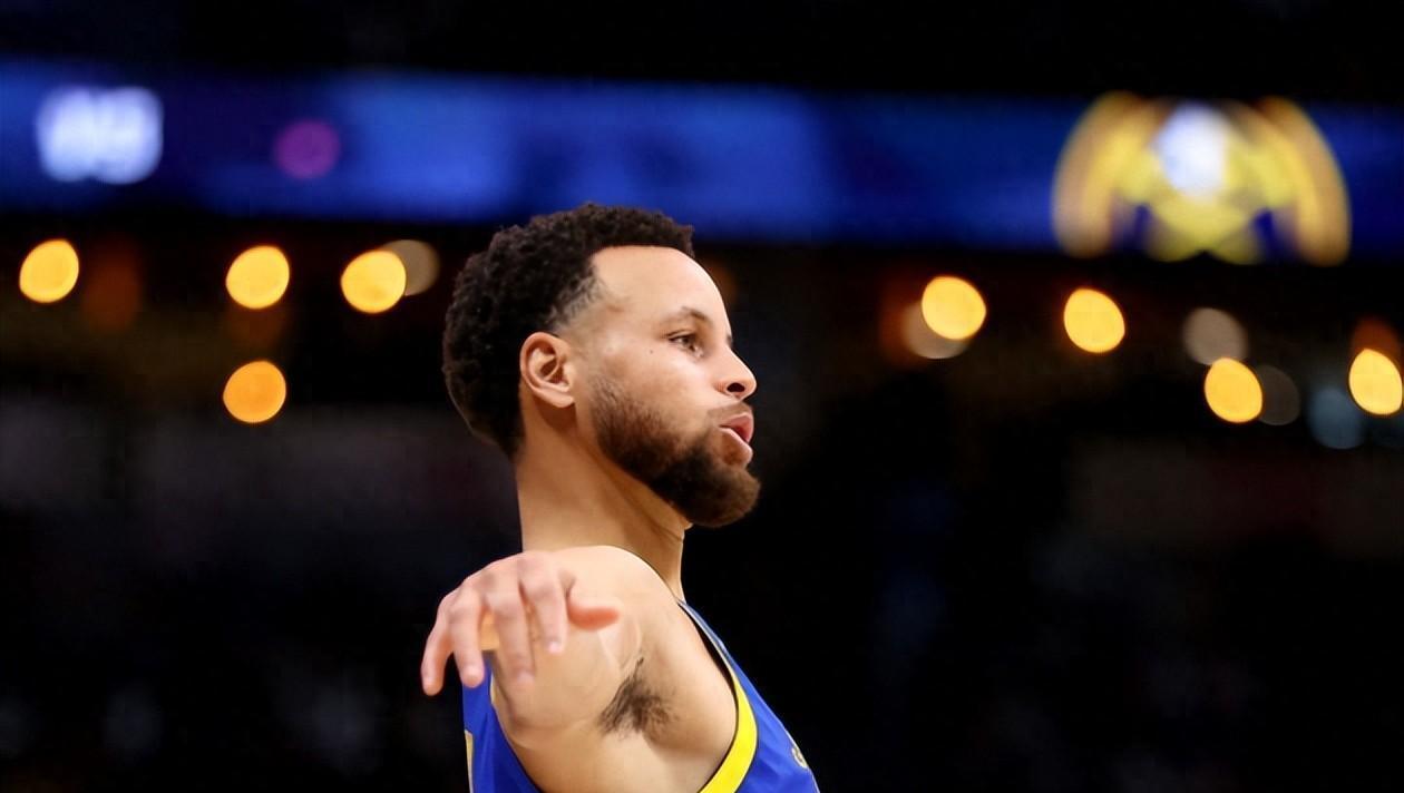 库里无改变引攻守全崩.年龄增加致体能下滑