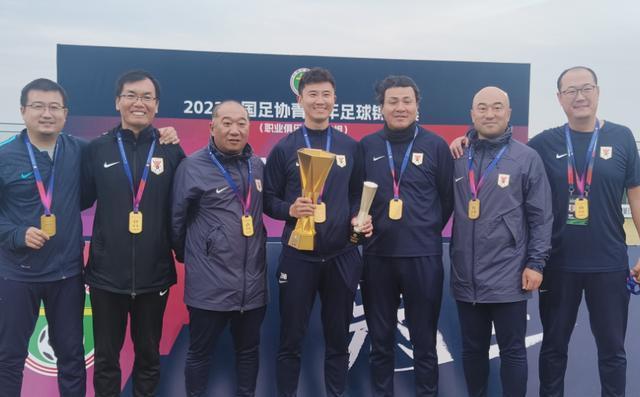 周海滨韩鹏连夺4冠!鲁能2大功勋深耕基层,远离足坛反腐