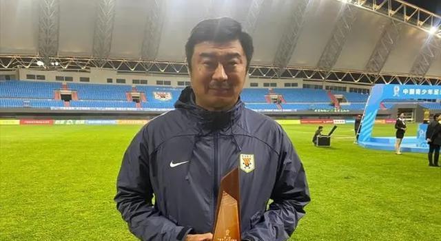 周海滨韩鹏连夺4冠!鲁能2大功勋深耕基层,远离足坛反腐