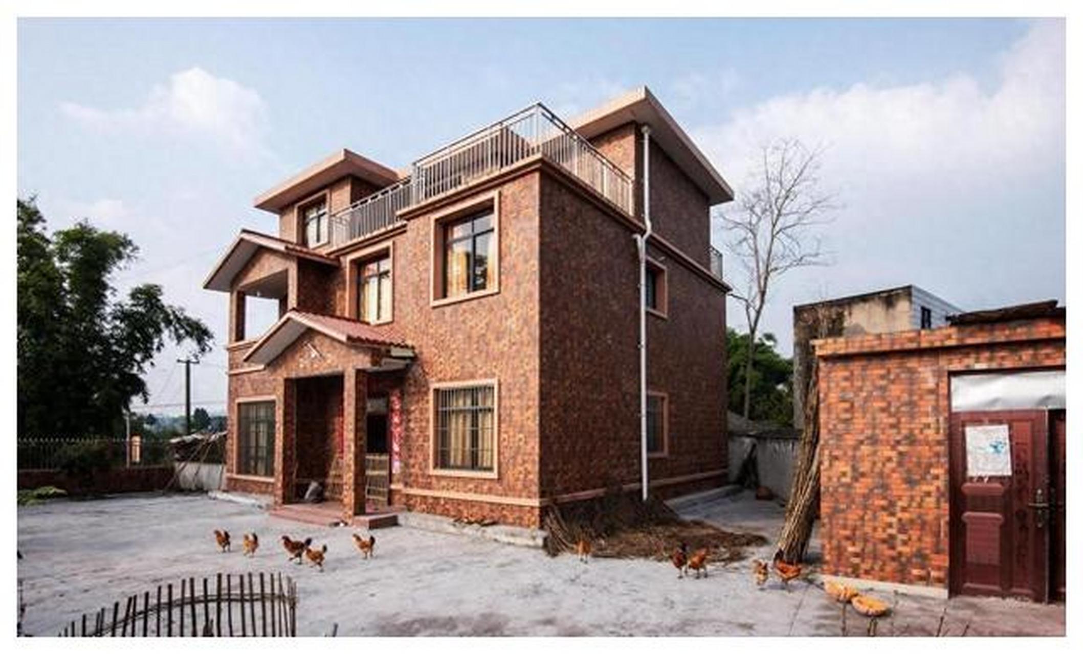 目前农民只需办理《农村宅基地批准书》和《乡村建设规划许可证》两个