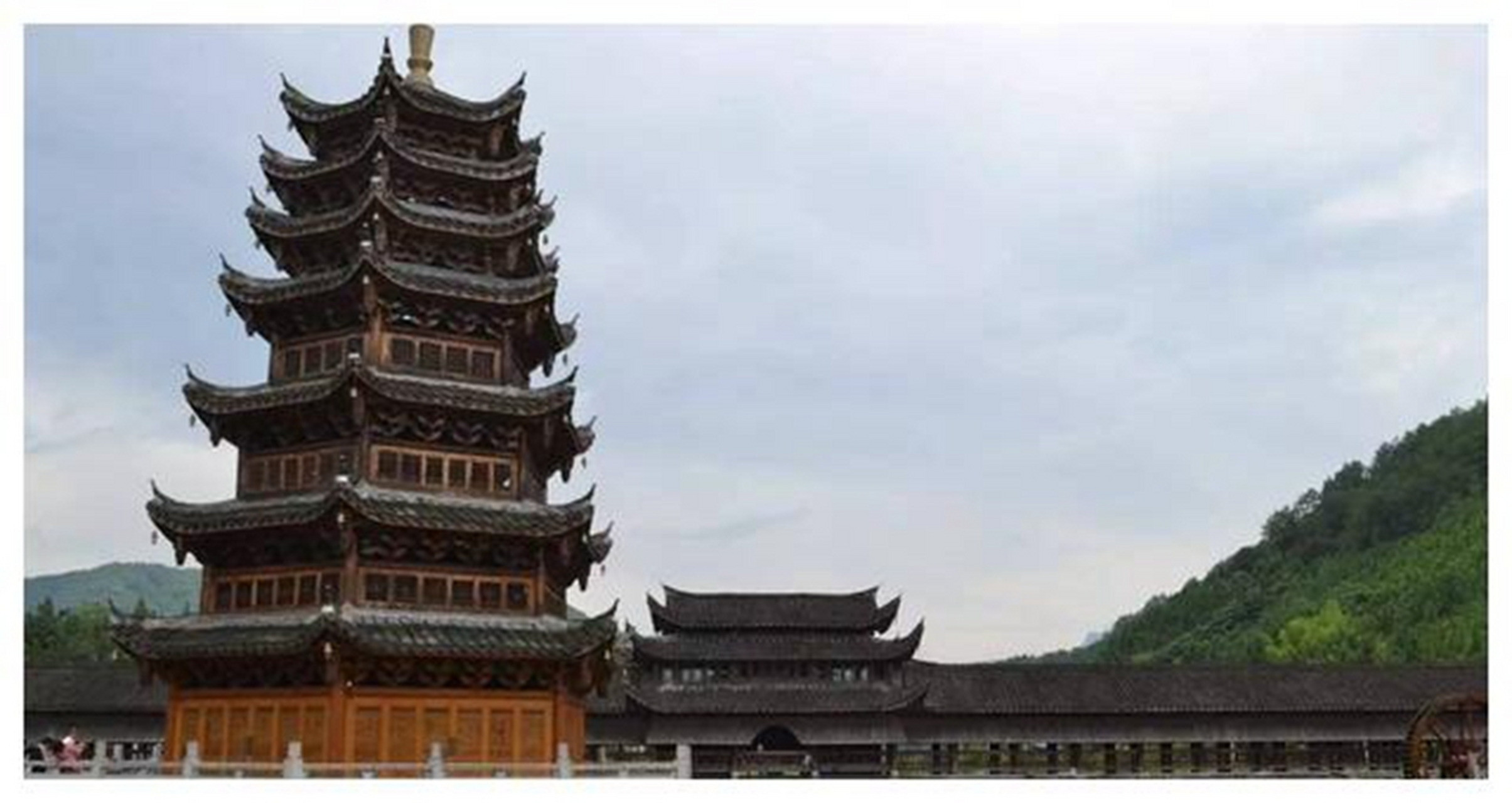 元坑古镇是福建南平市顺昌县的一座充满历史价值的古镇,位于闽江三大