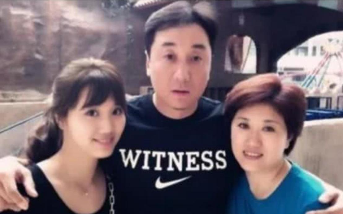 王非前男篮主帅,父亲病危坚持执教,妻子和女儿的选择让他泪目