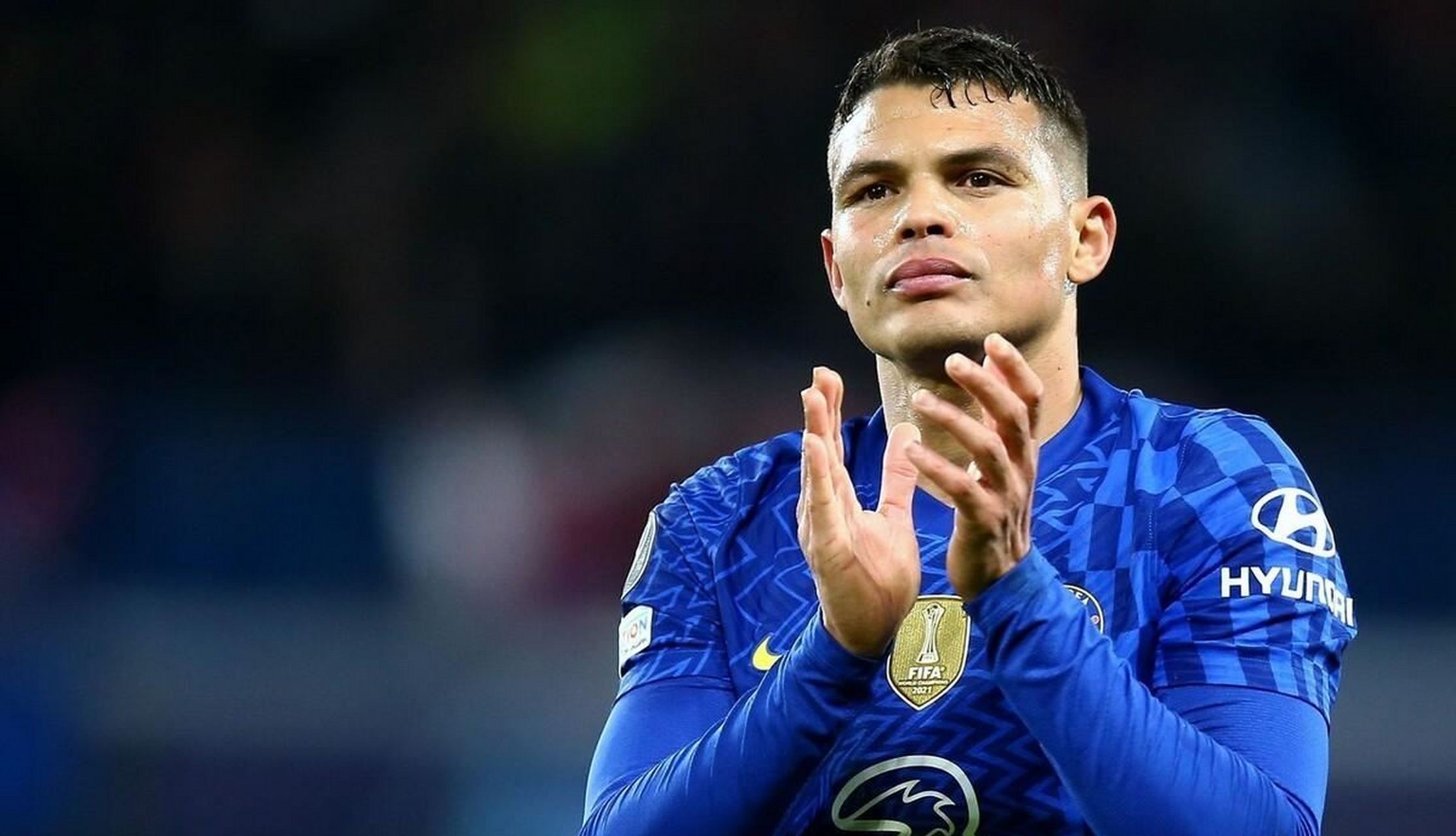 近日,曼城队长费尔南迪尼奥宣布将离开英超联赛,回到巴西联赛发展.