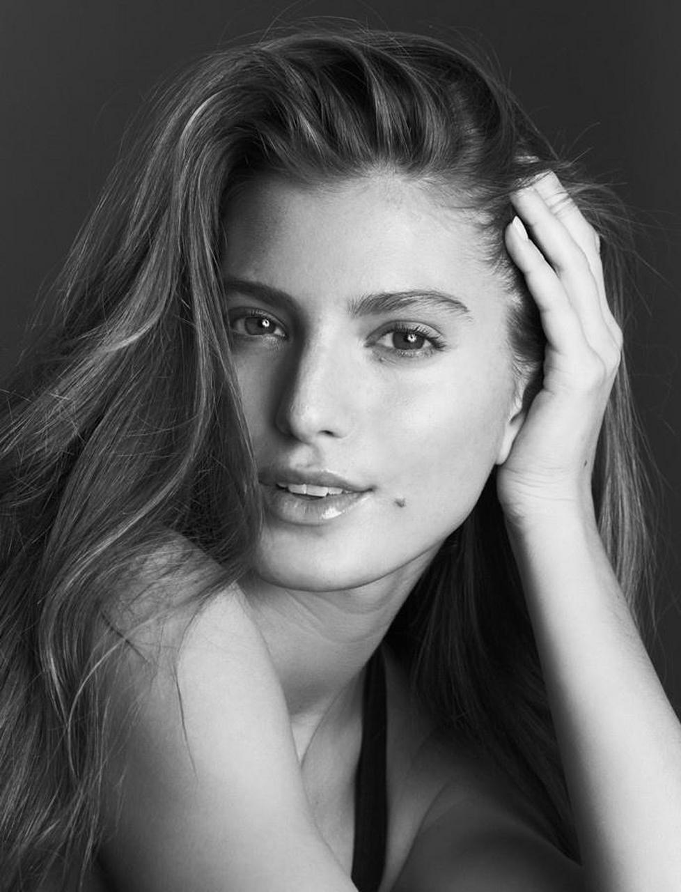 巴拉克与年轻女友共度新年,她与已故儿子有过不解之缘[原文:巴拉克与