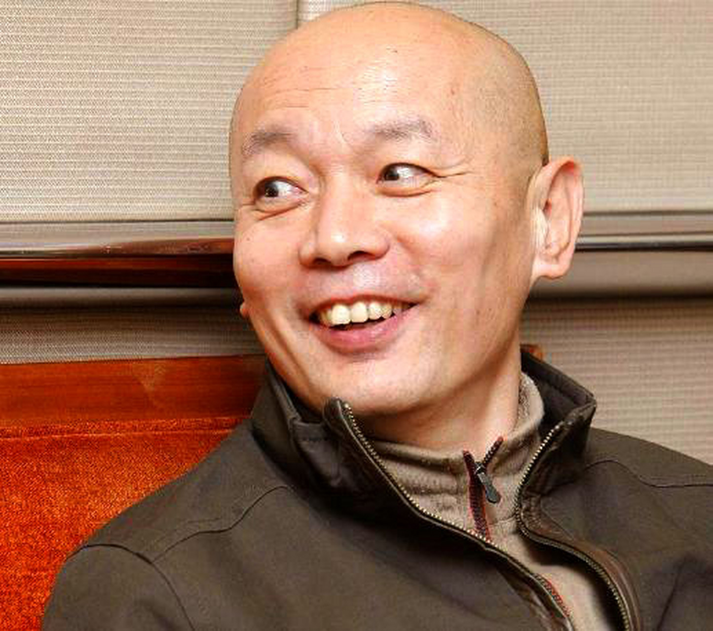 葛优夫妇作为娱乐圈的模范夫妻,一直过着丁克生活,但突然带回一个6岁